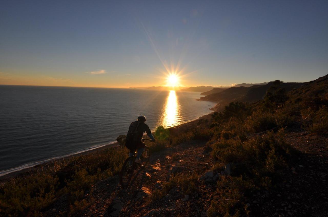 Residence Finale Bike And Beach Finale Ligure Exterior photo